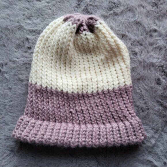 Handmade Knit Hat Winter Women's - Picture 1 of 5